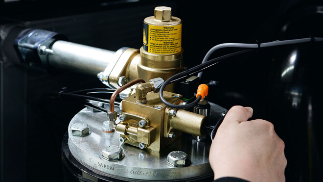 Infinitely variable pressure adjustment