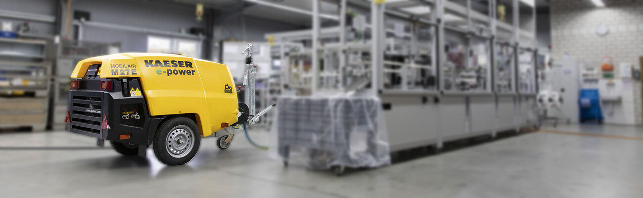 MOBILAIR M 27E compressor in the production facility at Unimatic Automationssysteme.